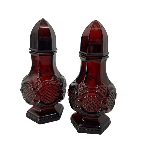 Avon vintage salt pepper shakers glass 1876 Cape Cod Ruby Red collection - Picture 12 of 12